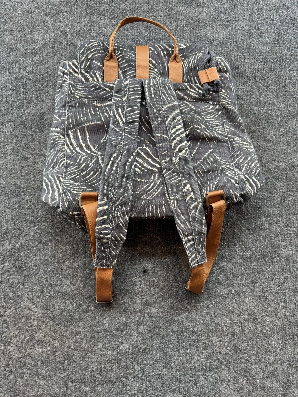 Lu & Elle Backpack Womens Medium Gray Abstract Canvas Drawstring Flap Daypack
